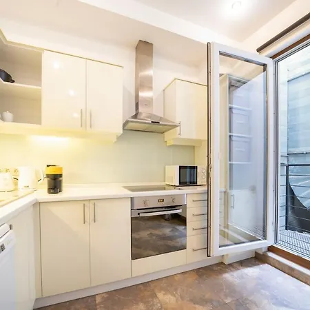 Prime Elegance On Andrassy Str 41 Appartement